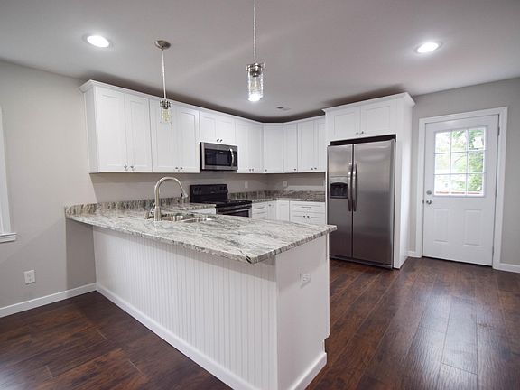 4th image of 7206 Fountain Ave