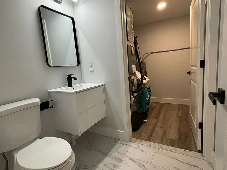 1027 W Dauphin St #1 — Photo 4