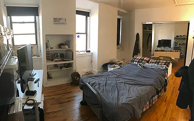 Rented by Metropolitan Realty