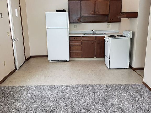 2nd image of 908 Gardenette Dr #3