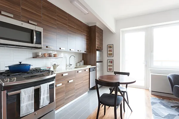 Rented by Lisa Management | media 2