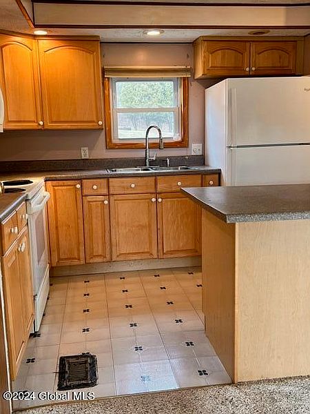 4th image of 307 Lower Cady Road