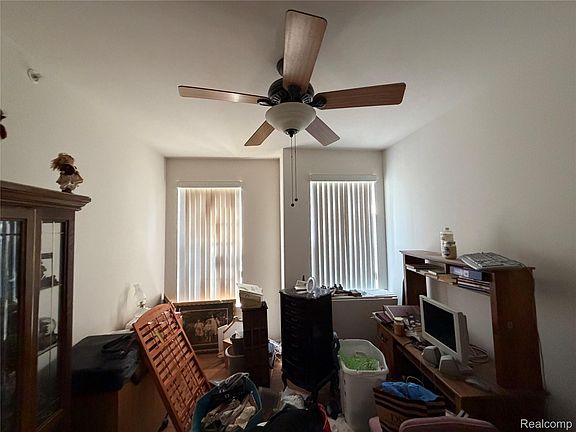 5th image of 39186 Brookfield Dr