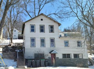 14 N Main St FLOOR 2, Castleton On Hudson, NY 12033