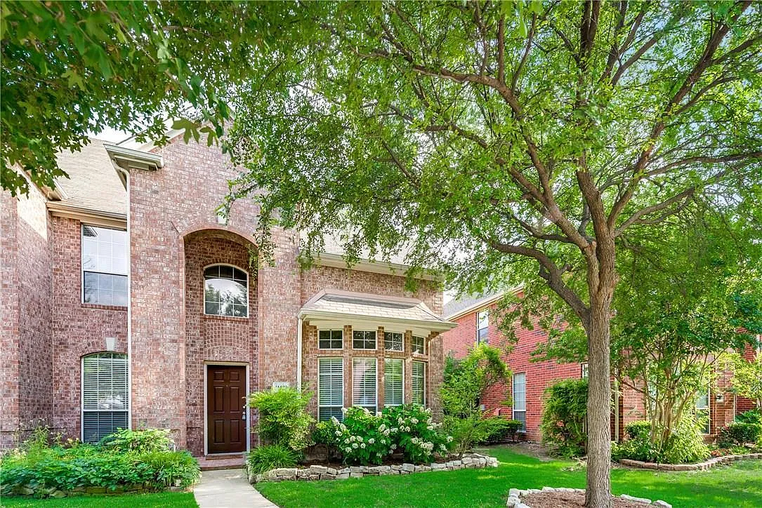 4 bed, 1901 sqft, $2,450 — Photo 1