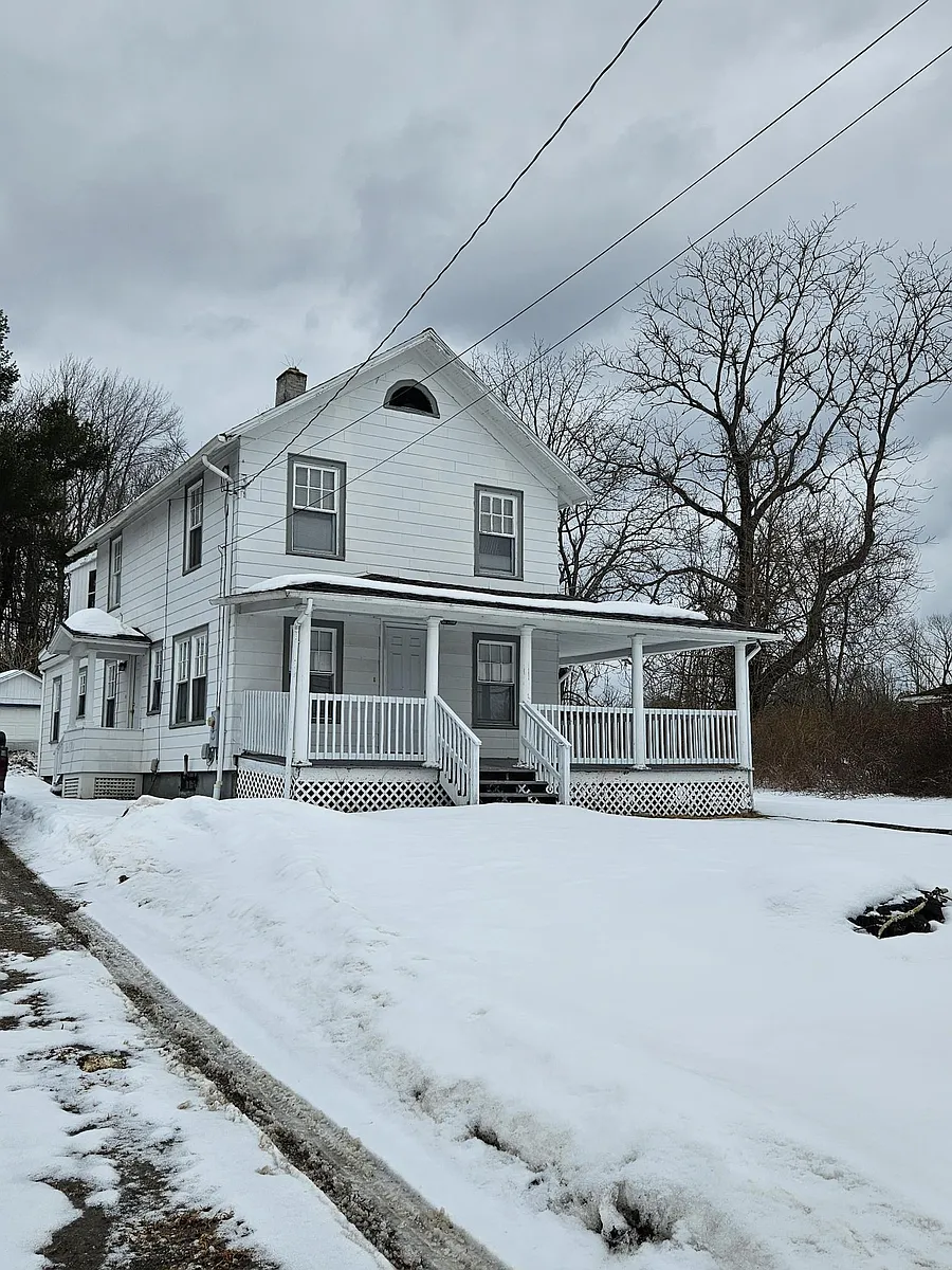 Building Photo - 1012 Storrs Rd