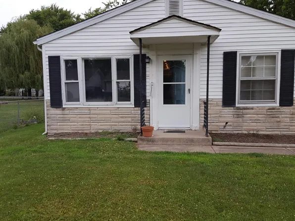 1416 E 4th St, Centralia, IL 62801