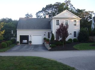 8 Bantry Dr, Weymouth, MA 02189