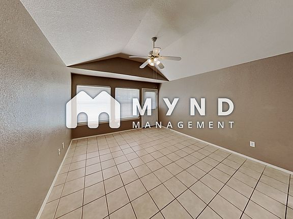 3rd image of 3202 Eisenhauer Rd Unit 1101