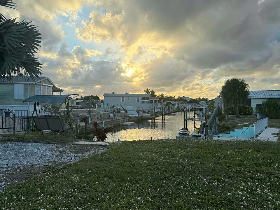 4701 Leilani Ln