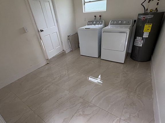 5th image of 2624 Lee St