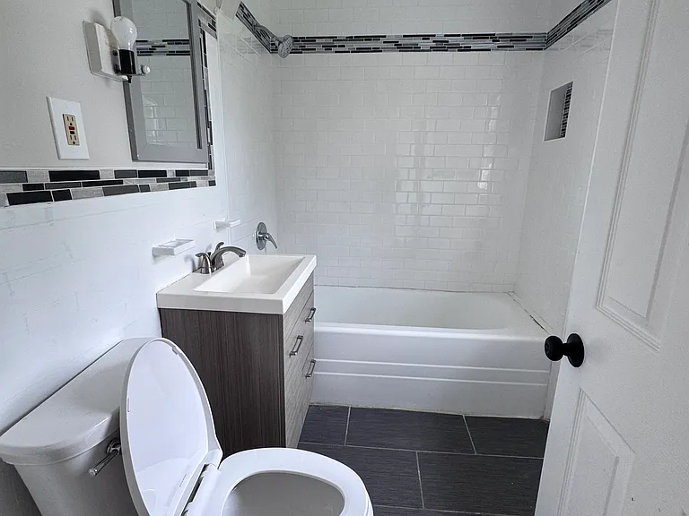 44 Lambert St #1 — Photo 13