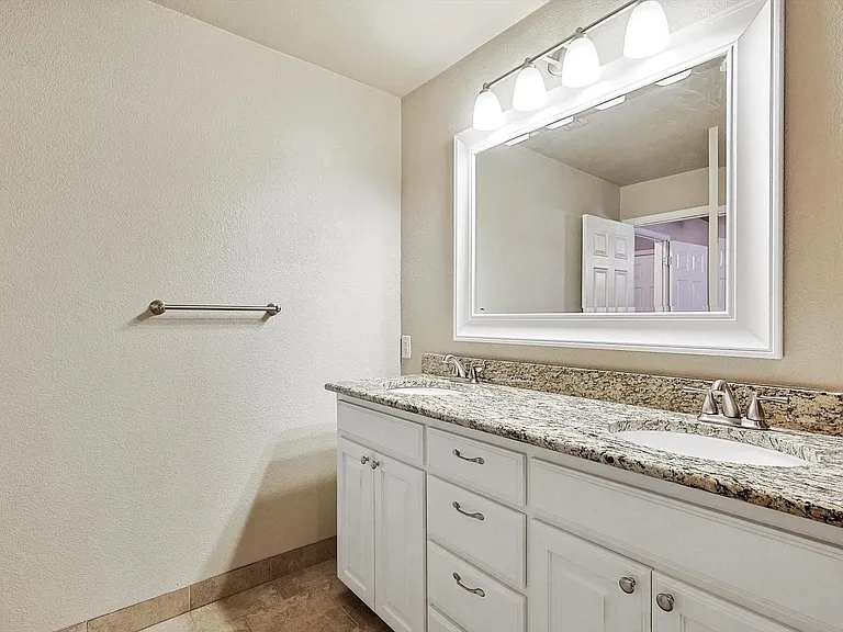 218 Raintree Dr — Photo 13