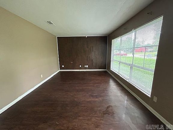 4th image of 12 Parkridge Dr
