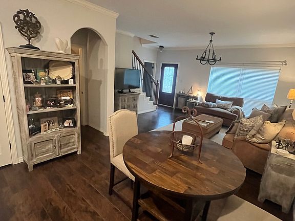 3rd image of 5204 Park Dr