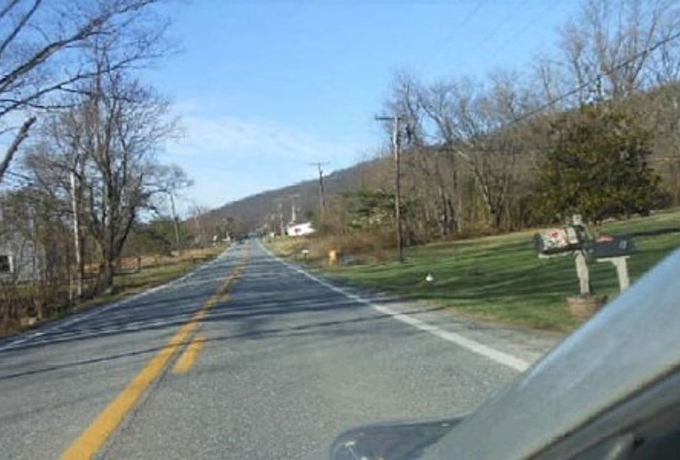 Exterior Neighborhood (street photo)