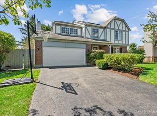 344 Yorkshire Dr, Mundelein, IL 60060