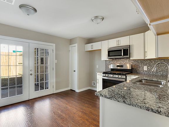 3rd image of 10504 Little Pebble Dr