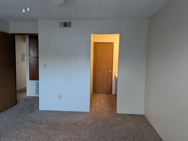 1229 Burton Ct #3 — Photo 7