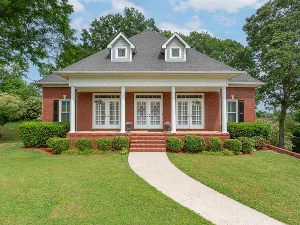 3320 Saddlebrook Cir, Birmingham, AL 35210