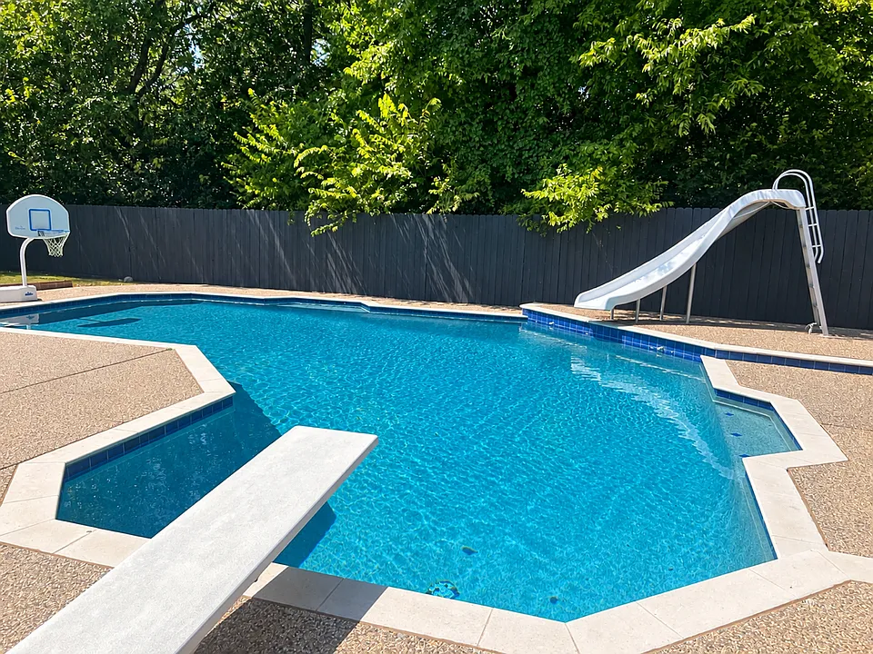 1009 Twin Creek Dr