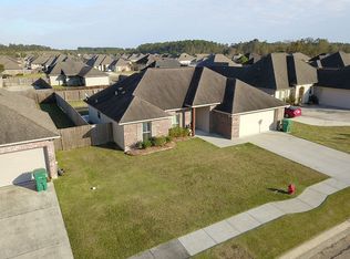 28290 Lake Bruiin Dr, Livingston, LA 70754