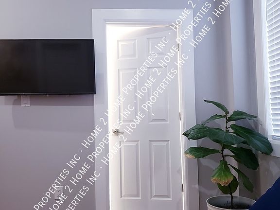 5th image of 1156 Wyandotte St E #4