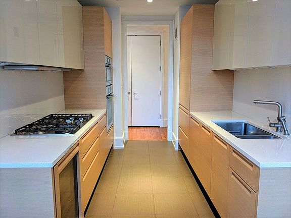 5th image of 255 E 74th St APT 19B