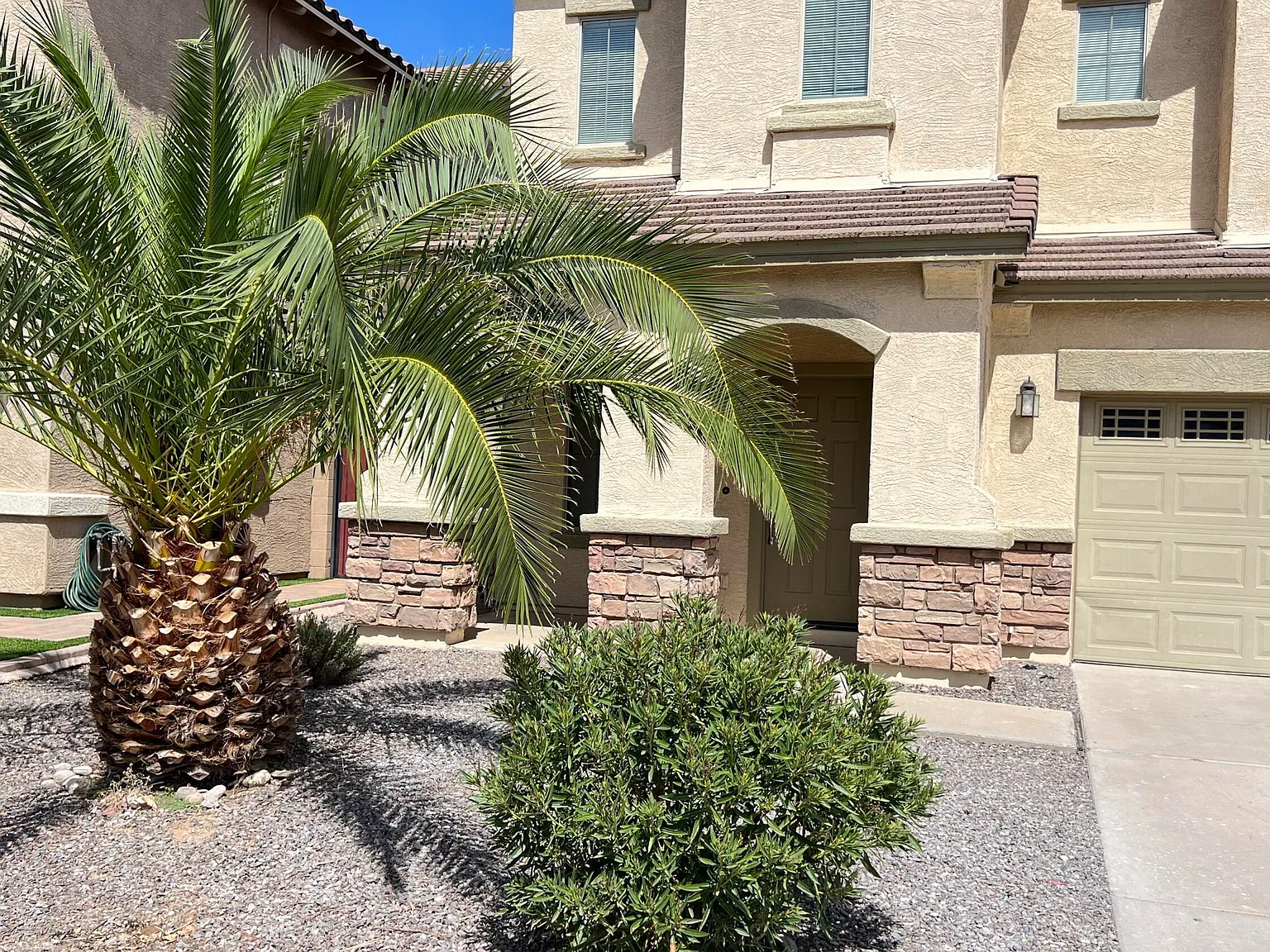 4 bed, 3.5 bath, 2883 sqft, $2,350 — Photo 4