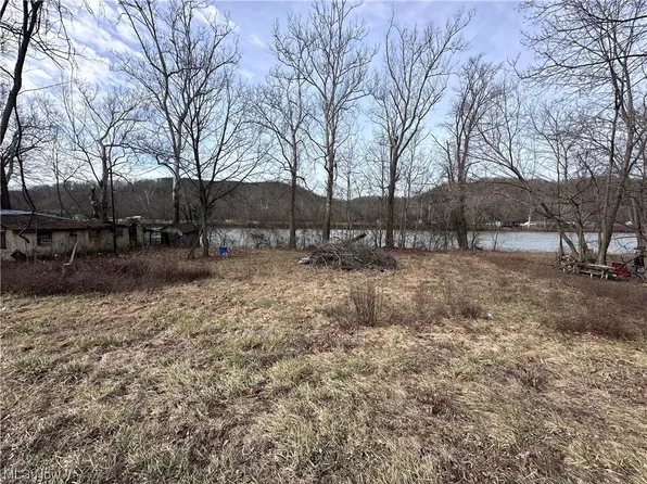 6265 N State Route 60 NW, McConnelsville, OH 43756