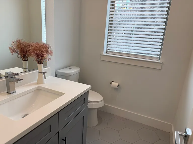 2620 Valley View Ln #103 — Photo 10