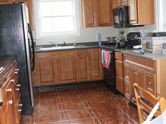 2nd image of 303 Lincoln Ave