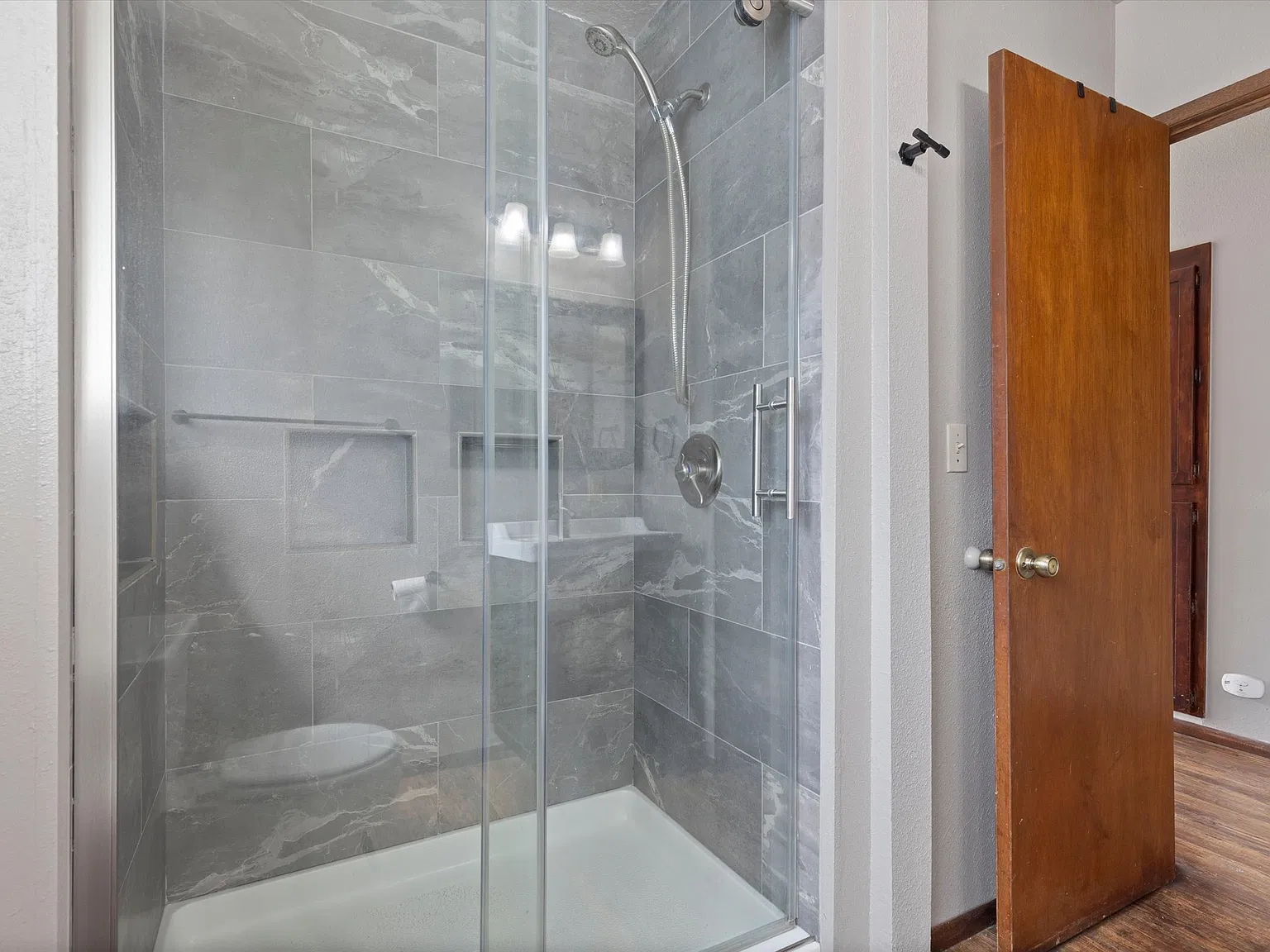3 bed, 1328 sqft, $2,500 — Photo 4