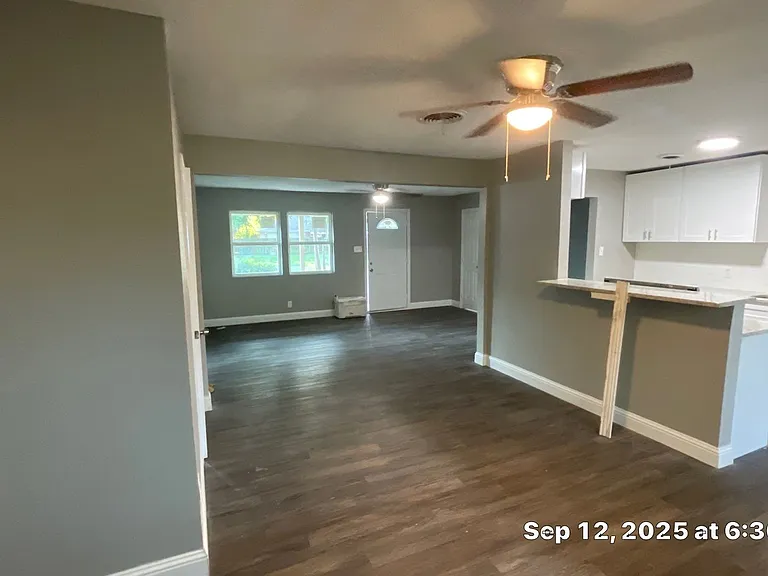 502 E Park Ave — Photo 3