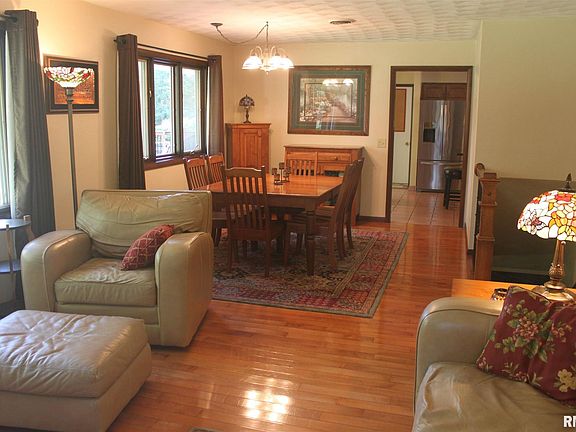 5th image of 6 Oakwood Dr