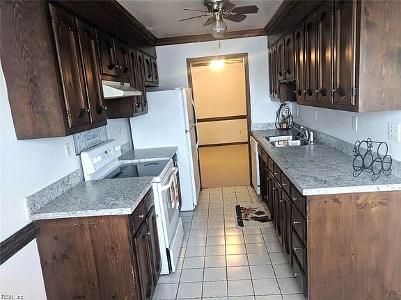 2nd image of 5803 Rivermill Cir