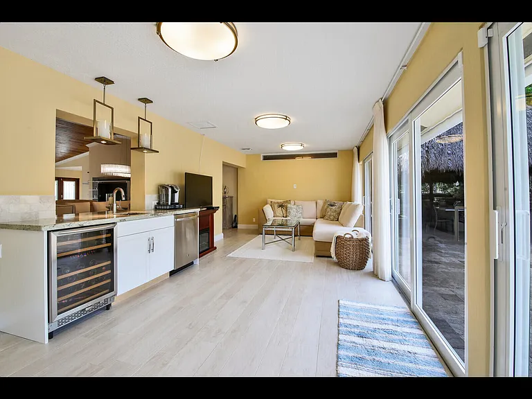 451 N Lyra Cir — Photo 16