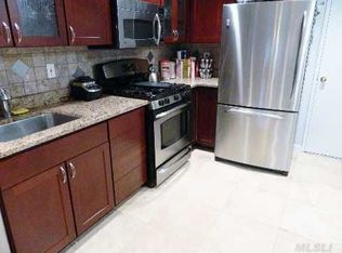 39 Thomas Ln, Setauket, NY 11733