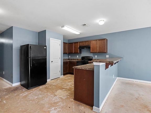 3rd image of 944 Echo Ridge Dr