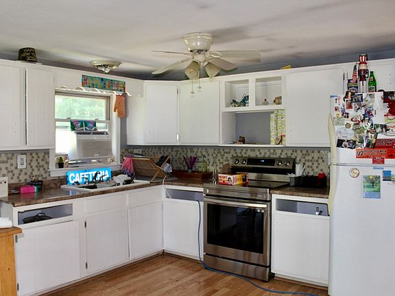 2nd image of 8 Howard George Ct