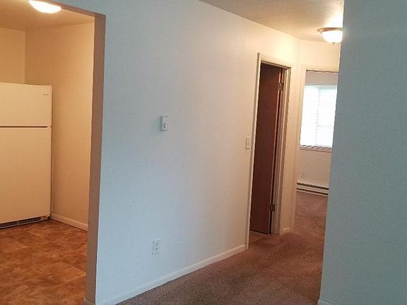3rd image of 510 E Main St APT 5