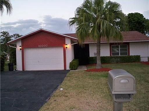 2nd image of 10307 NW 70th Ct