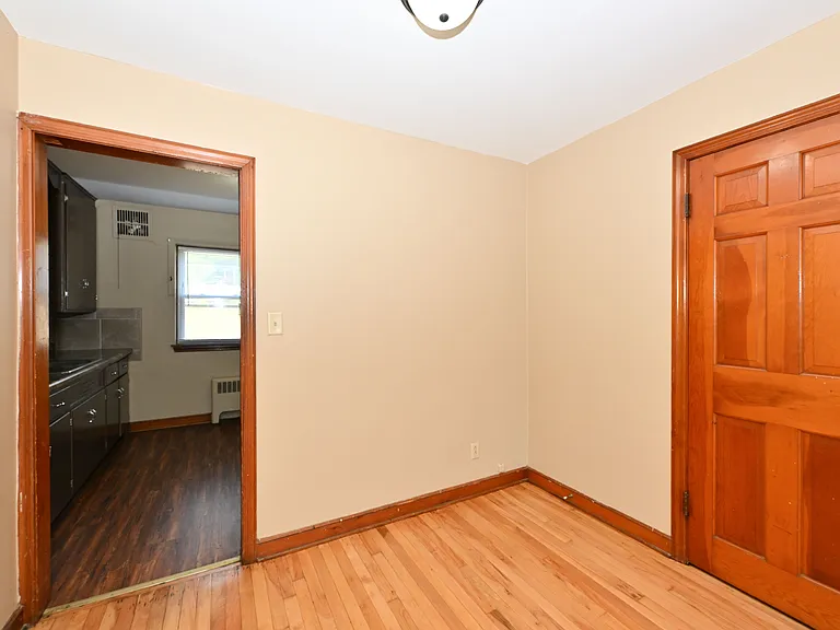 6608 W Center St — Photo 7