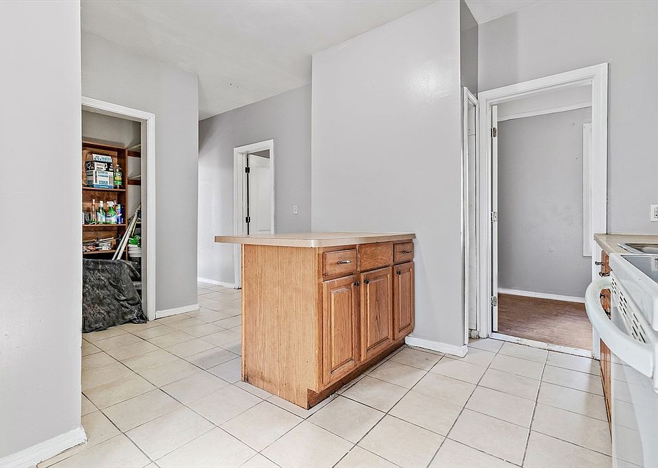 1st image of 29 Newbury St