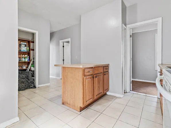 29 Newbury St, Worcester, MA 01609