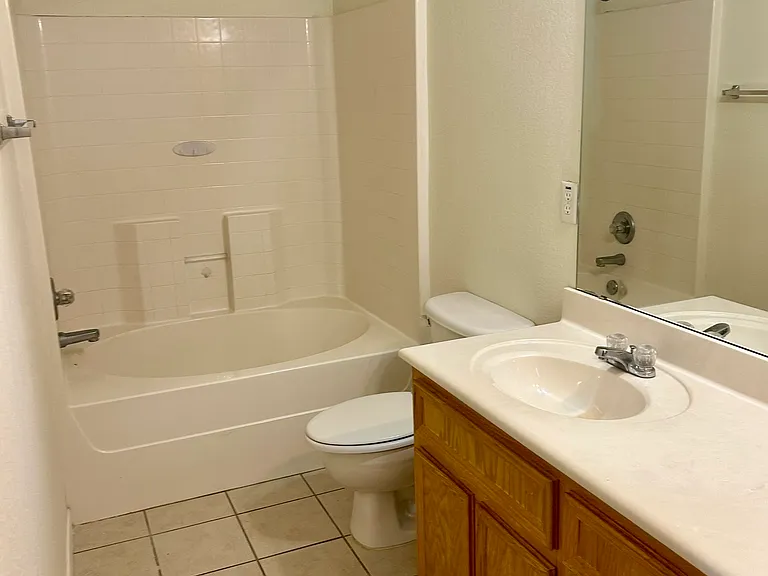 313 Cedar Ridge Dr #B — Photo 17