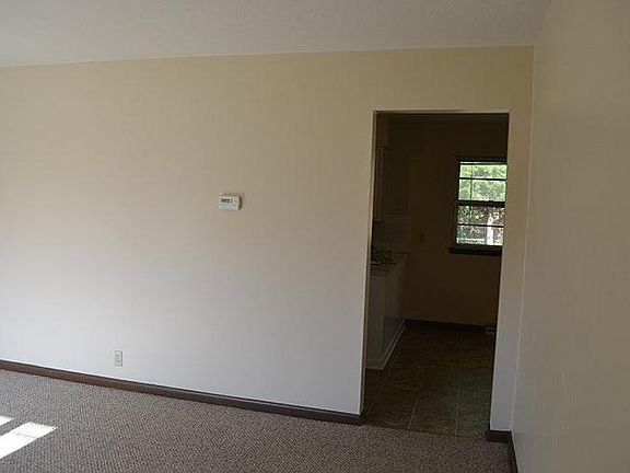 Livingroom access to Kitchen