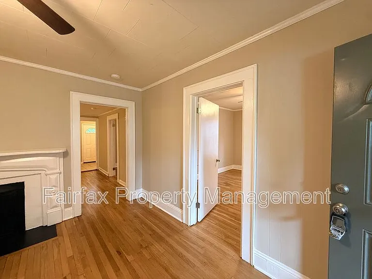 912 Massey Ave — Photo 4