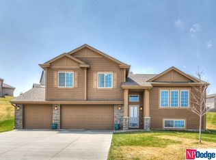 4702 N 173rd Cir, Omaha, NE 68116