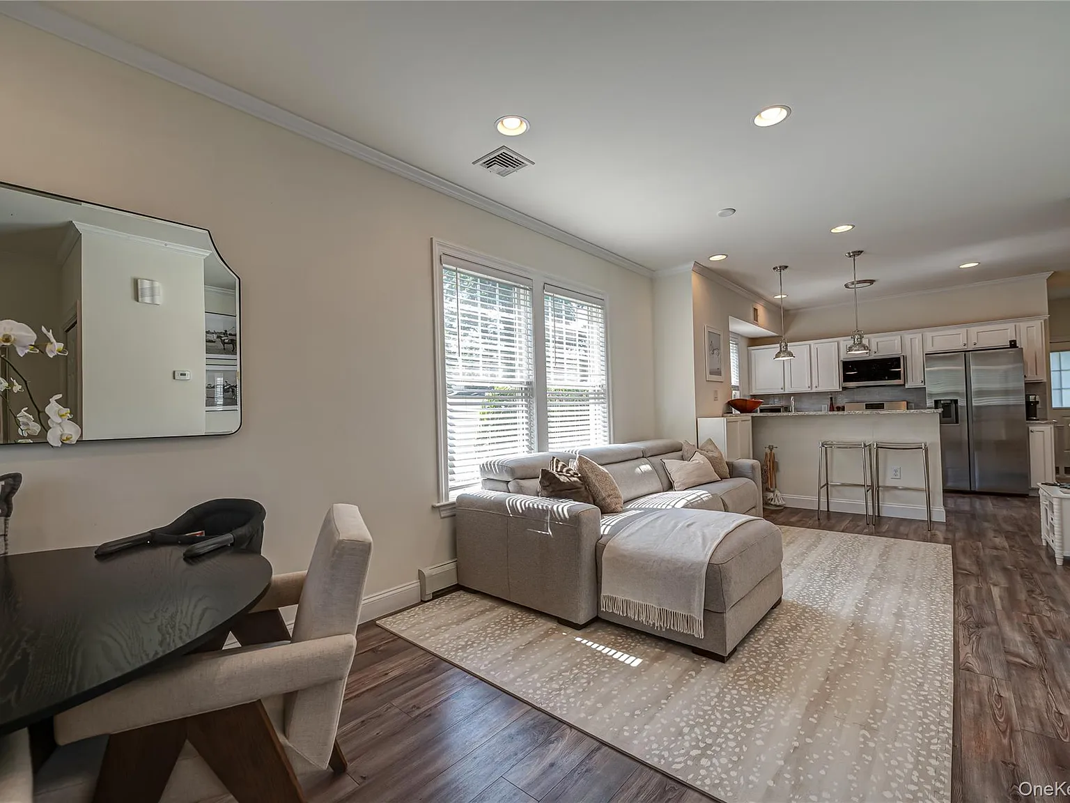 2 bed, 2.5 bath, 1200 sqft, $4,950 — Photo 3